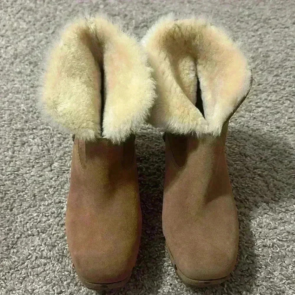 UGG boots - Picture 2 of 11